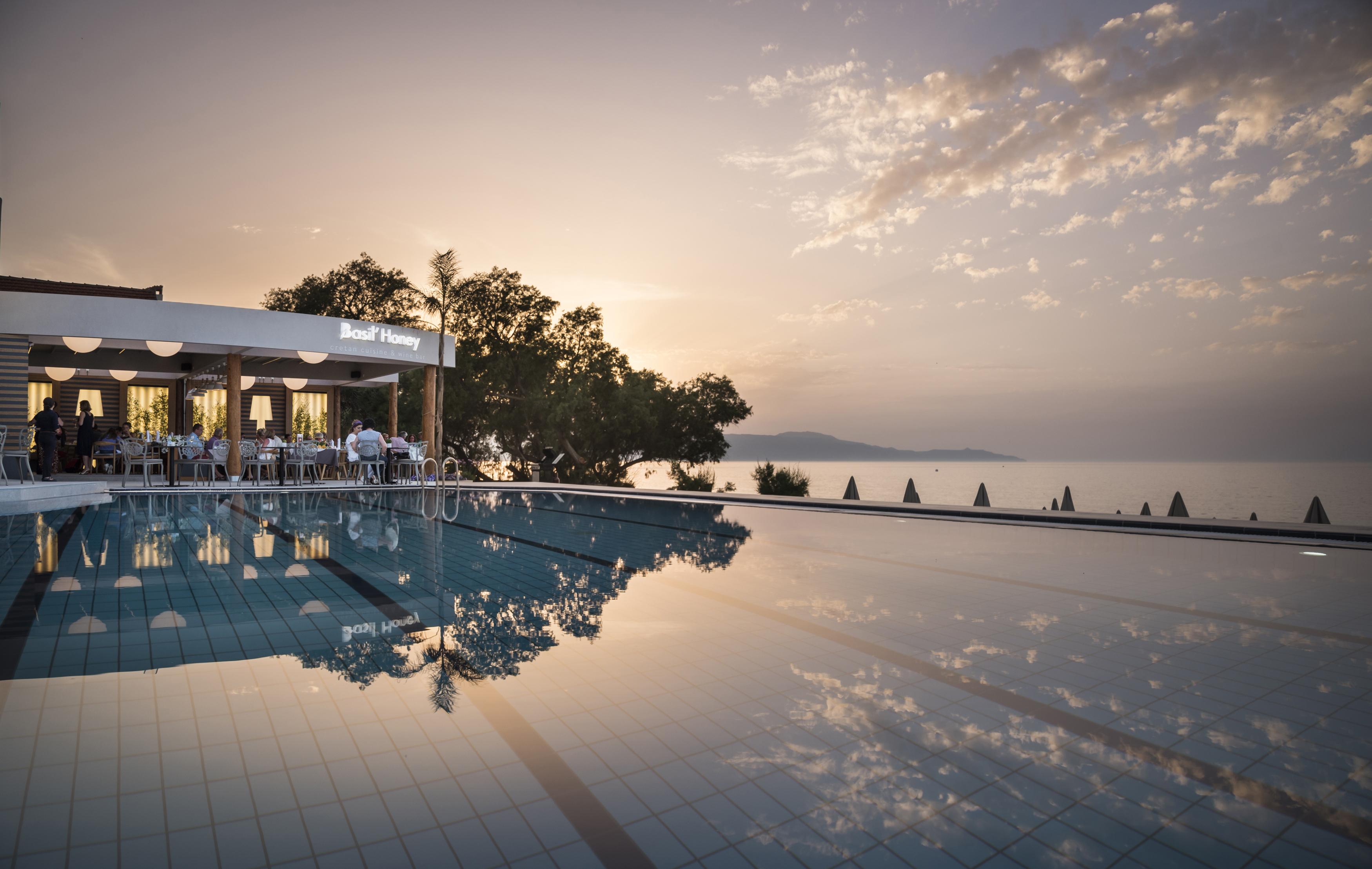 Blue Dome Aparthotel 3*