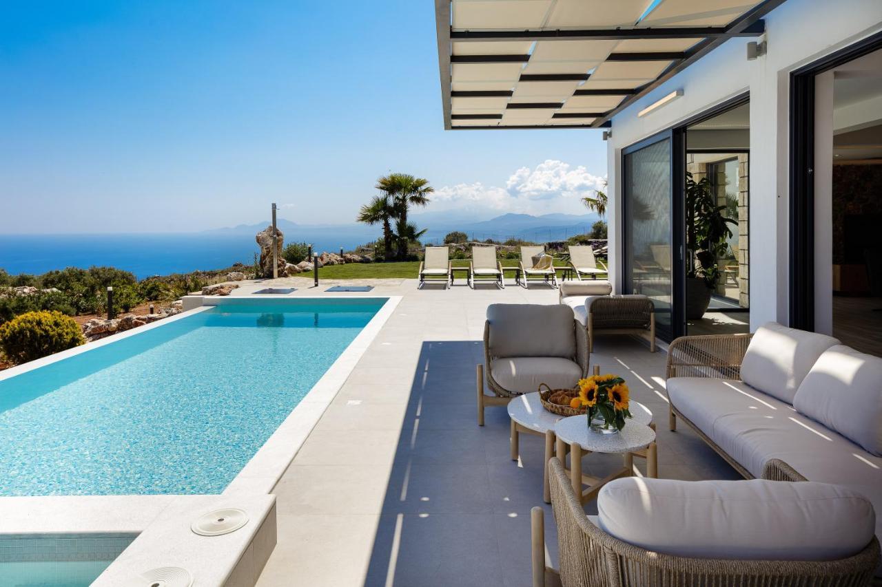 Villa Empire With Magical Sea View *