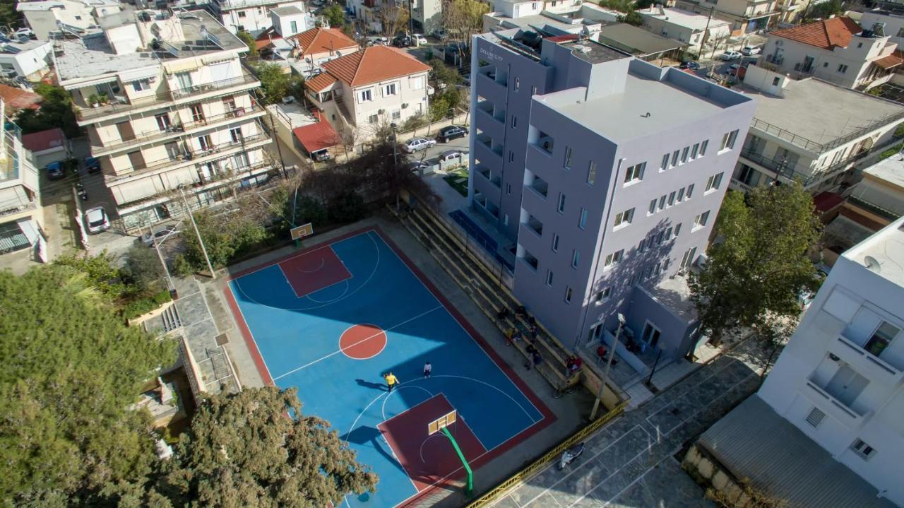 Hotel Deluxe