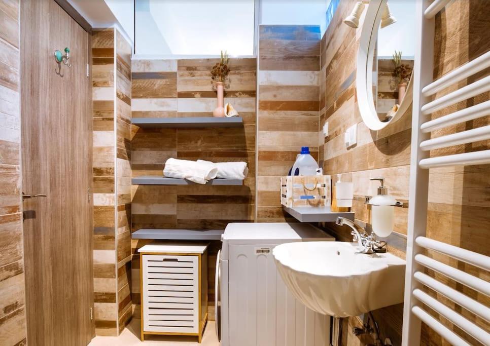 Mp3- An Extraordinary Place Appartement *