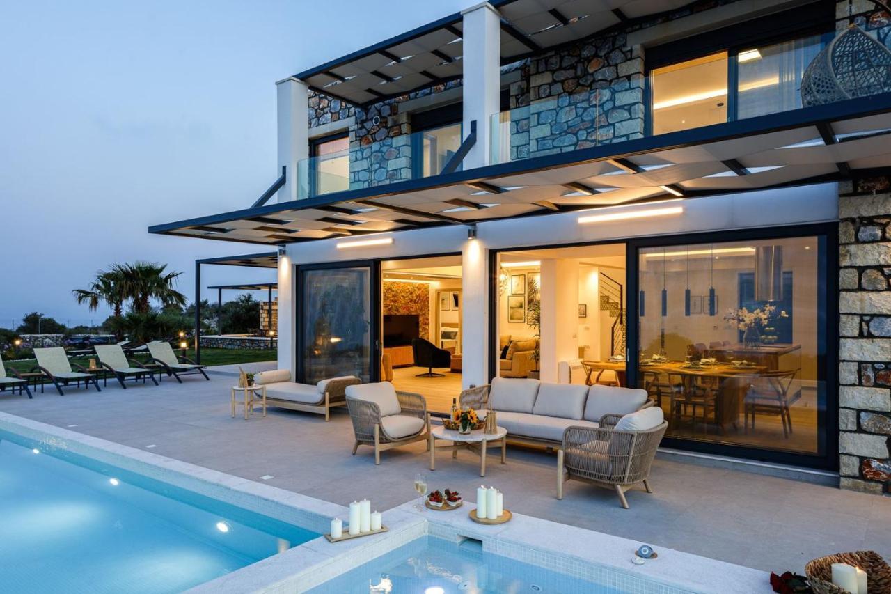 Villa Empire With Magical Sea View *