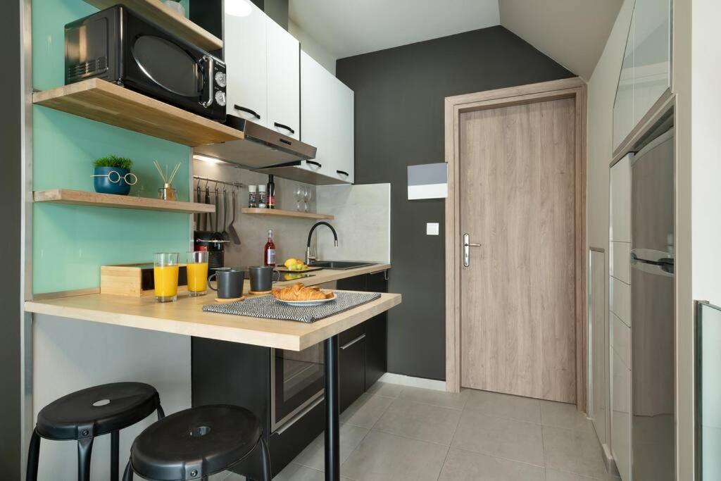Nb Studio, Steps Away From The Beach And The City Apartment
