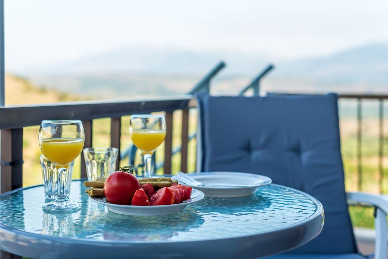 Vakantiehuis Bella-maria At Aptera With Mountain And Sea View !! Chania (Crete)