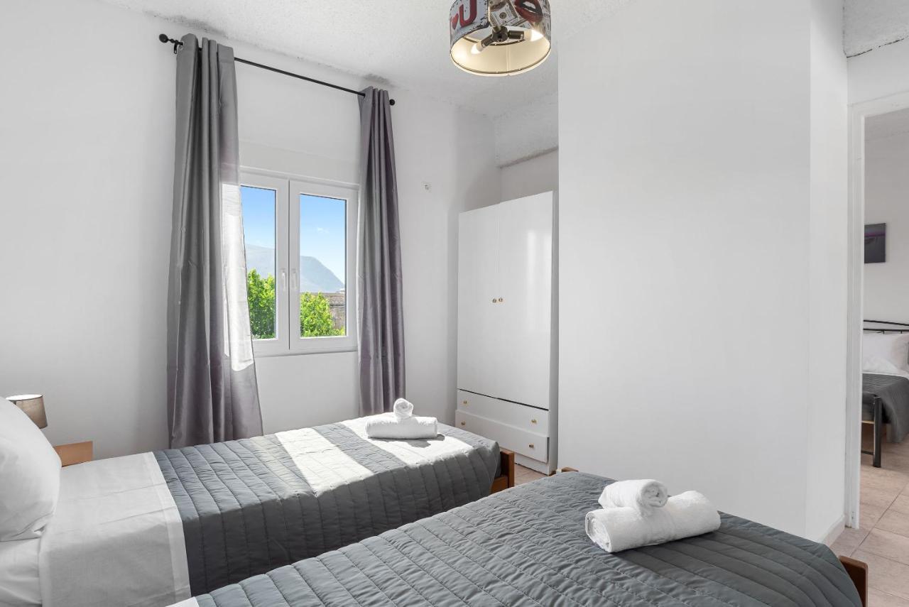 Bella-maria At Aptera With Mountain And Sea View !! Vakantiehuis Chania (Crete)