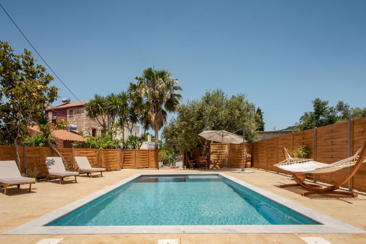 Avocado Fivos Chania (Crete)
