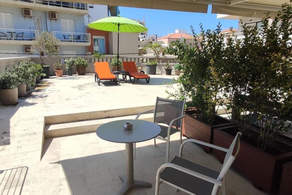Chrysa's House In Front Of The Sea Apartment *