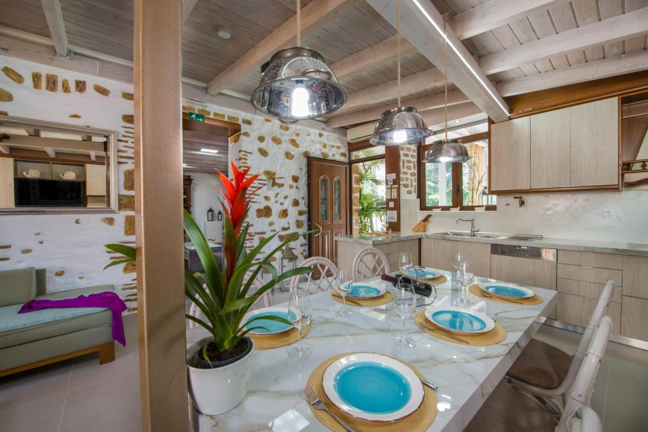 Villa Splantzia - Heated Pool - Garden - 2 Min Harbor Chania (Crete)