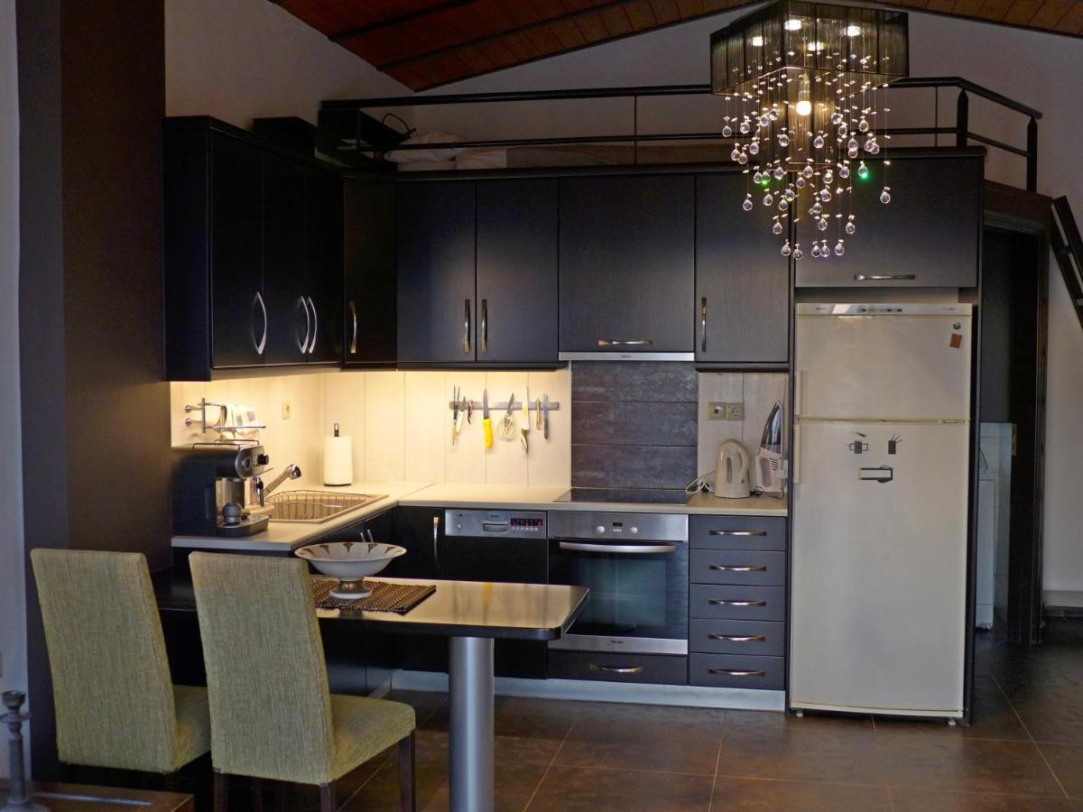Wide-view & Quiet Chania Apartment