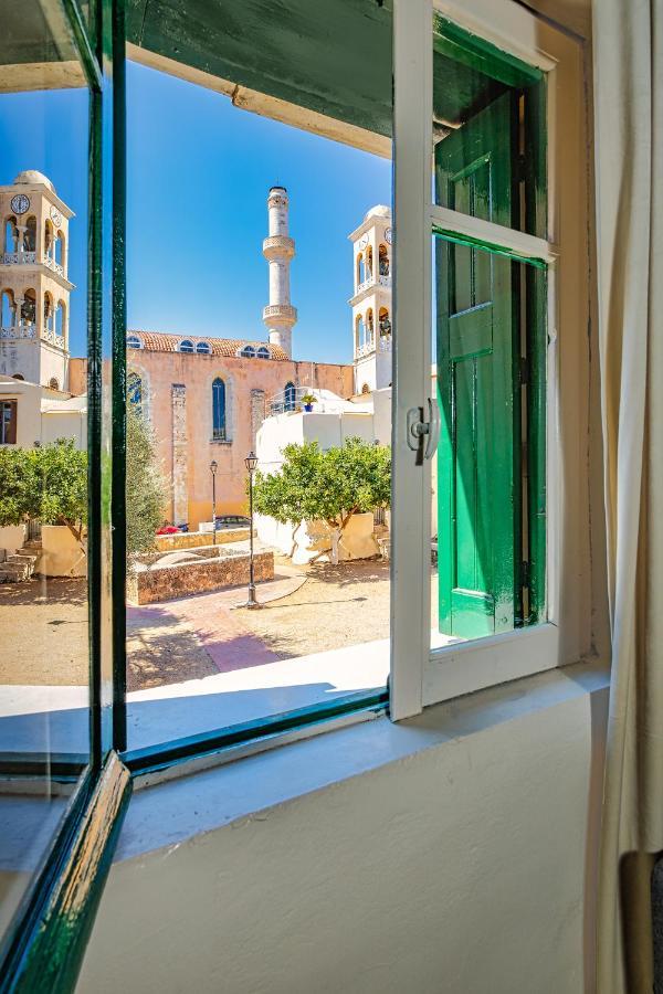 Ydragogeio Old Town * Chrissi Akti Chania
