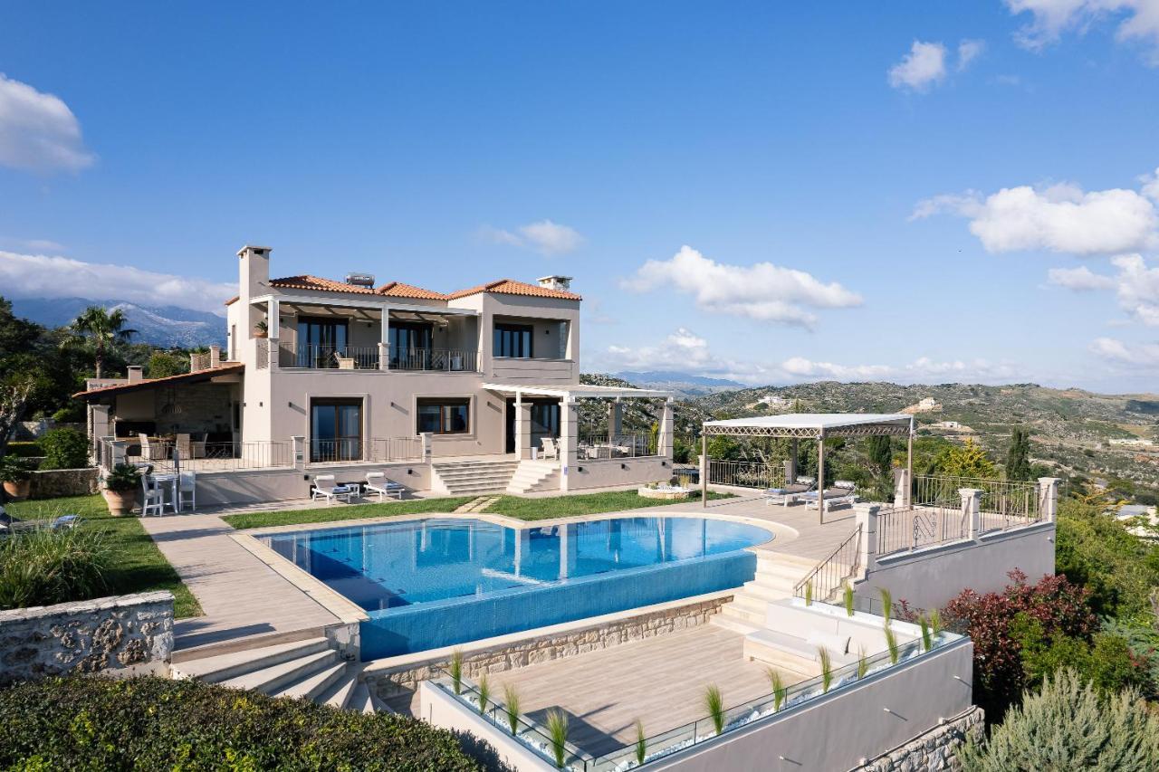 Golden Hill Villa
