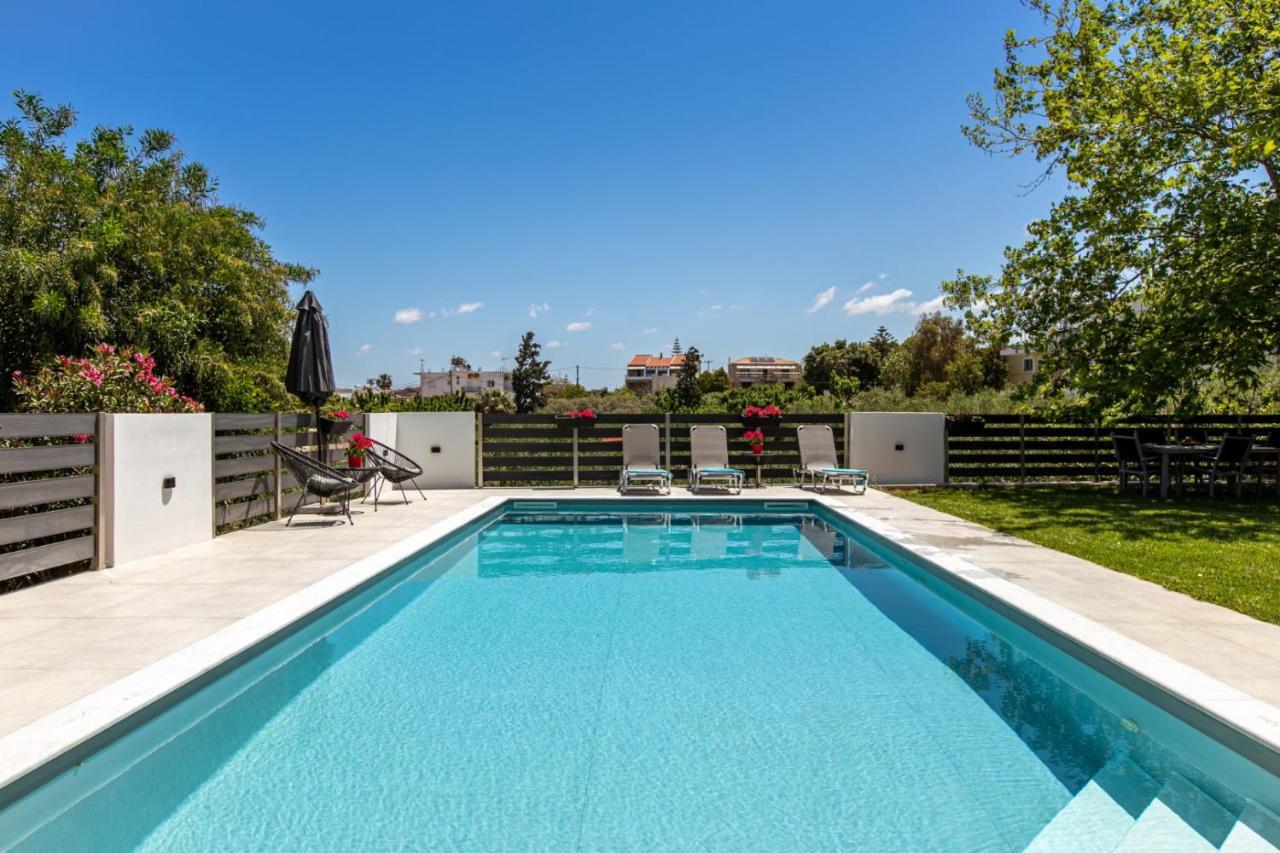 Villa Crystal Waves Lux Villa-homeleader *