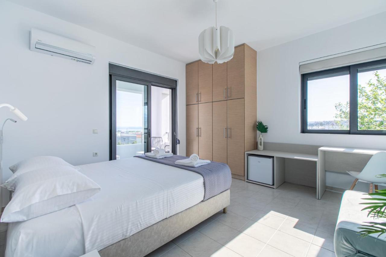Crystal Waves Lux Villa-homeleader