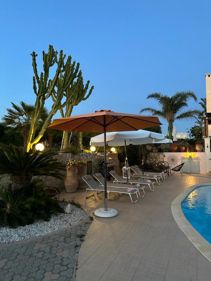 Yellow Octopus Villa *