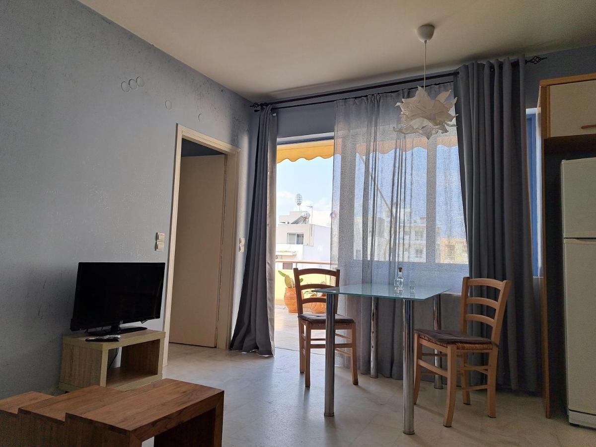 Nais & * Chania (Crete)