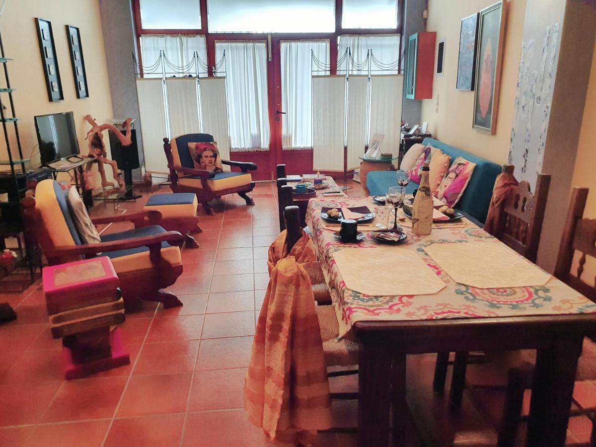 Gallery Art Loft, Chania, Crete Apartment
