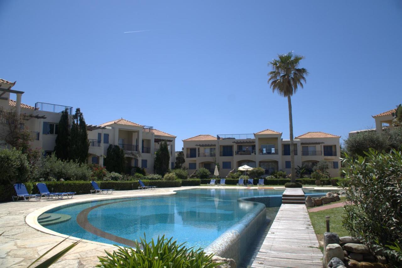 Cassiopeia 3-bedroom House On The Beach With Pool Holiday home *
