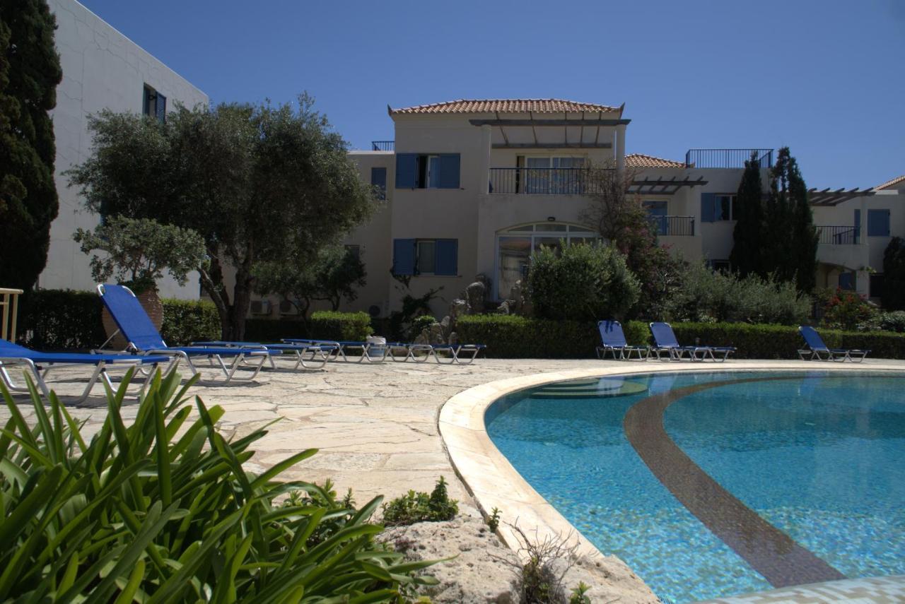 Cassiopeia 3-bedroom House On The Beach With Pool Chania (Crete)