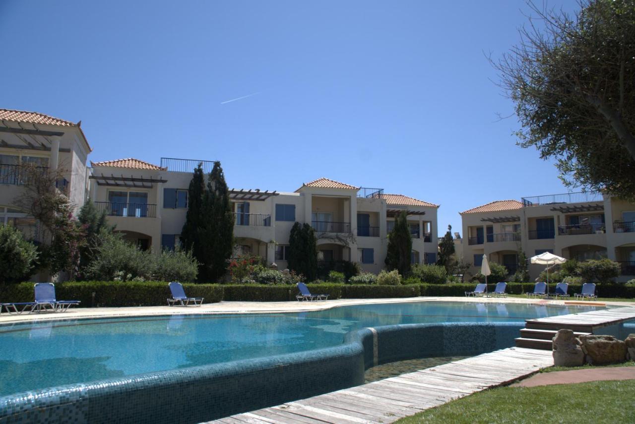 Cassiopeia 3-bedroom House On The Beach With Pool Chania (Crete)