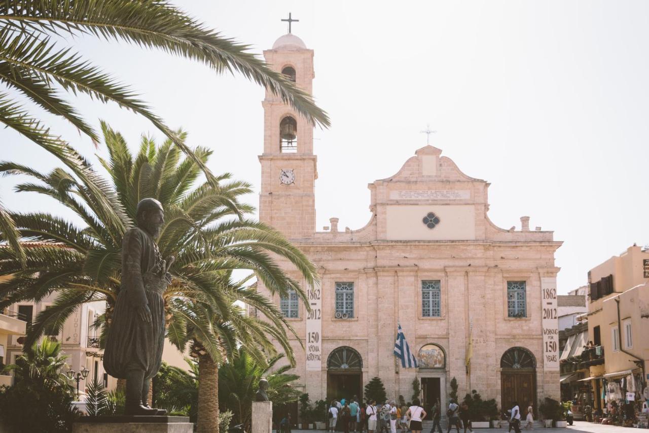 White In The Heart Of Chania * Chrissi Akti Chania