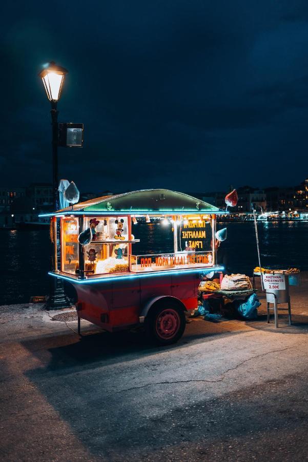 White In The Heart Of Chania * Chrissi Akti Chania