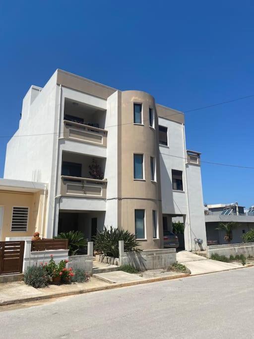 Nickolas Tiny Souda-chania Appartement