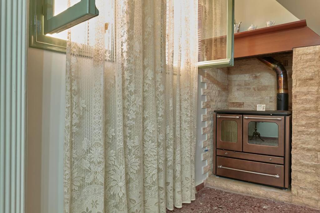 Apartment Centrally Yours: Spacious House In The Center