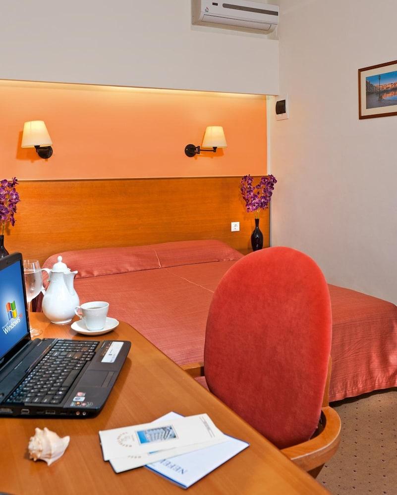 Hotel Nefeli 2*