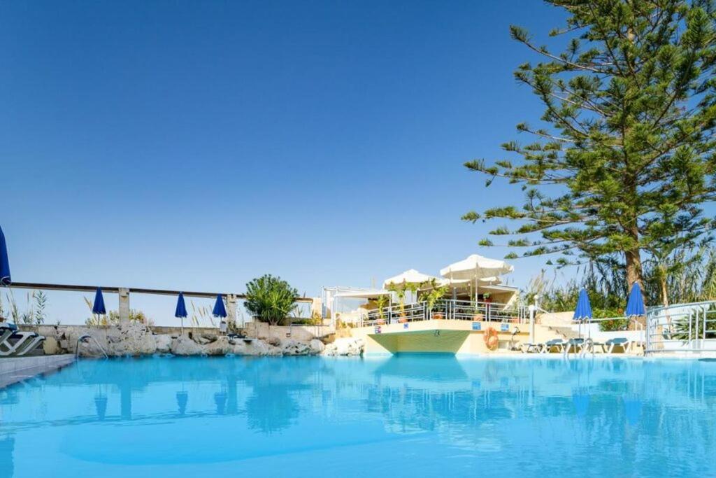 Futura 3* Chania (Crete)