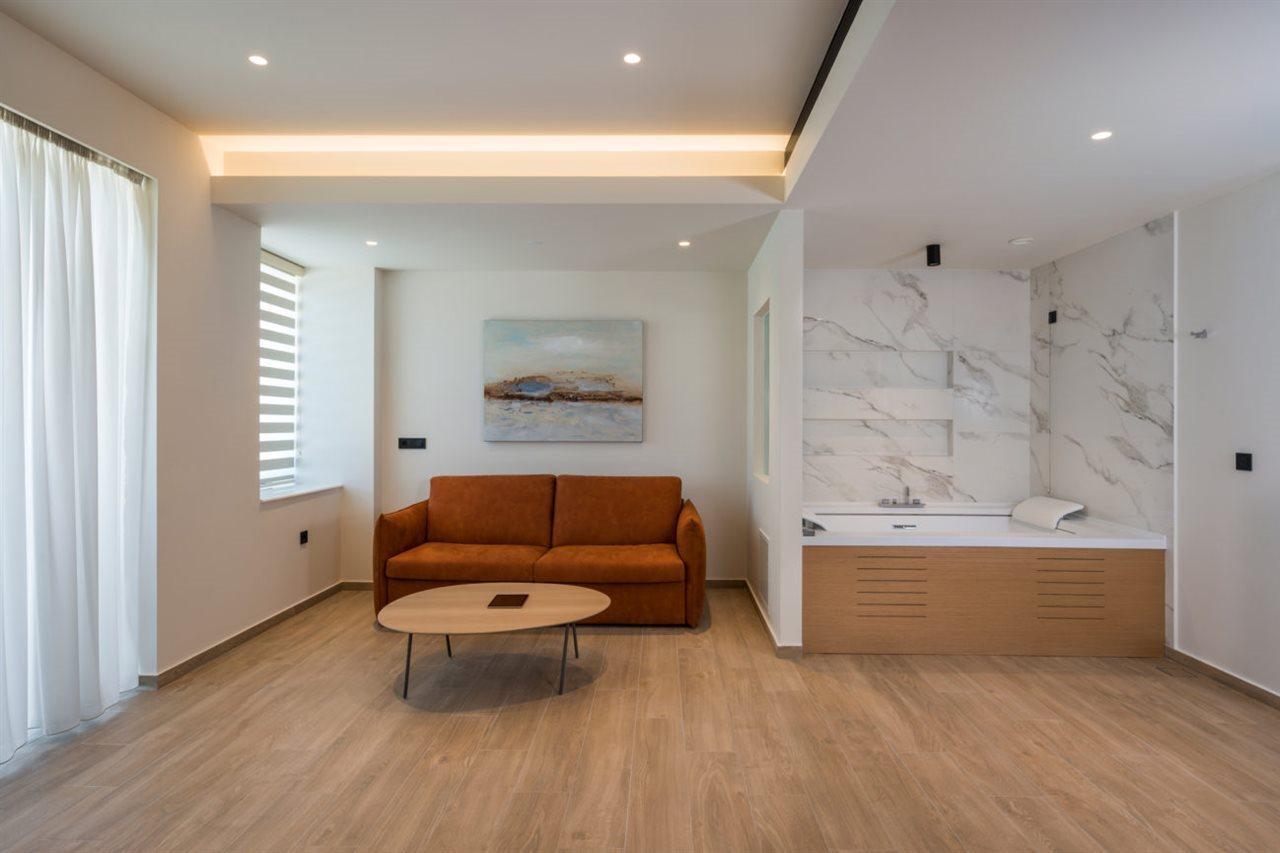 Hyperion 4* Chania (Crete)
