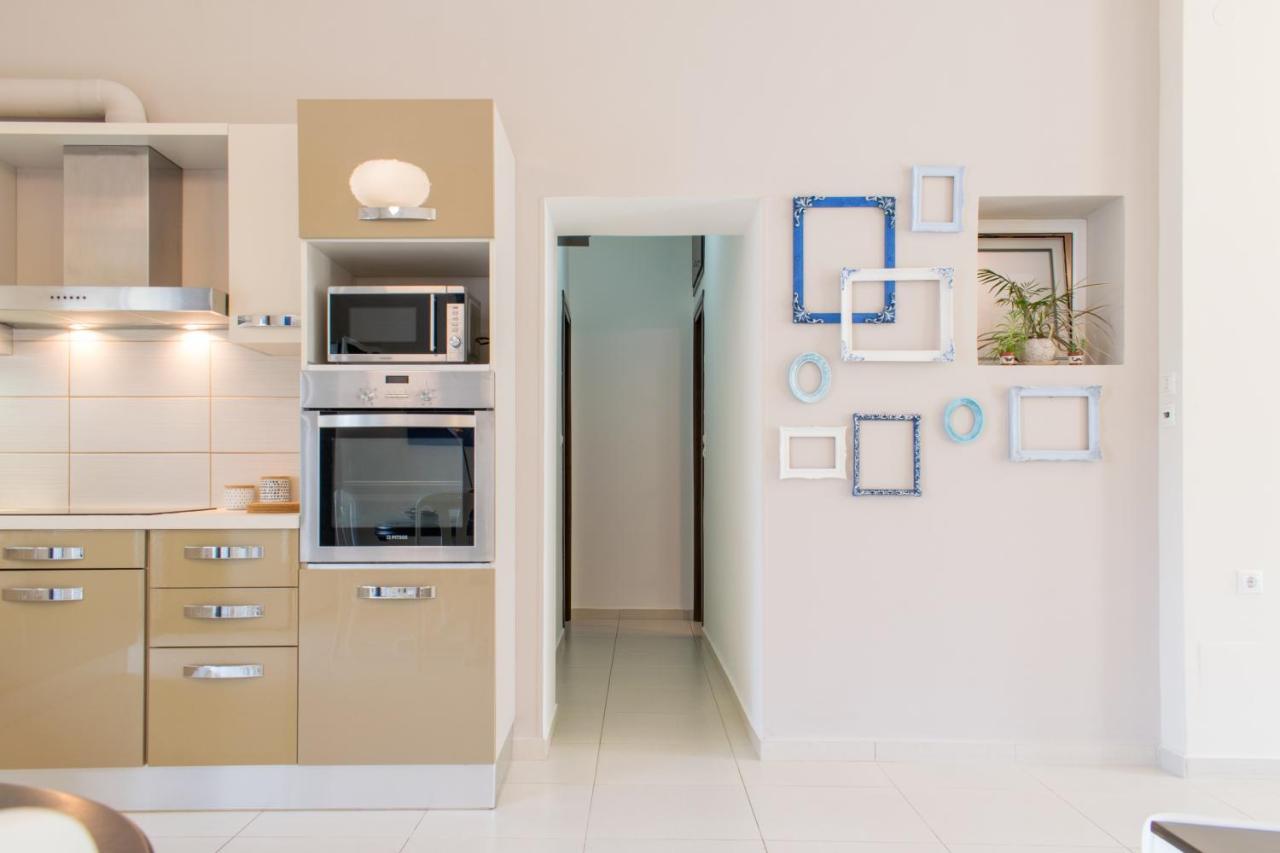 Blue Iris: Stylish Just 10 Minutes Walk From Old Town Chania Apartment Chania (Crete)