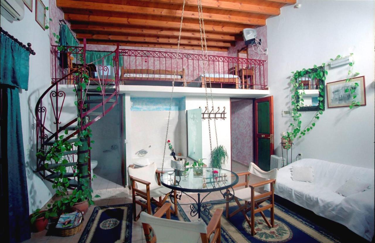 Ifigenia Trad.rooms In Oldtown By.marios