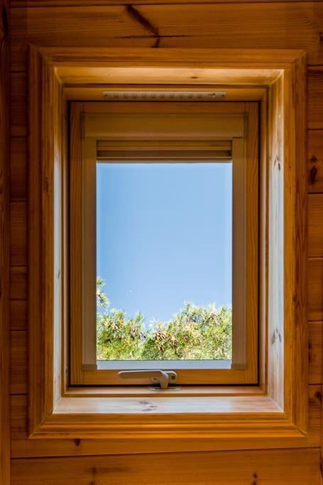 Charming Kiklamino In Agios Mattheos Vakantiehuis Chania (Crete)