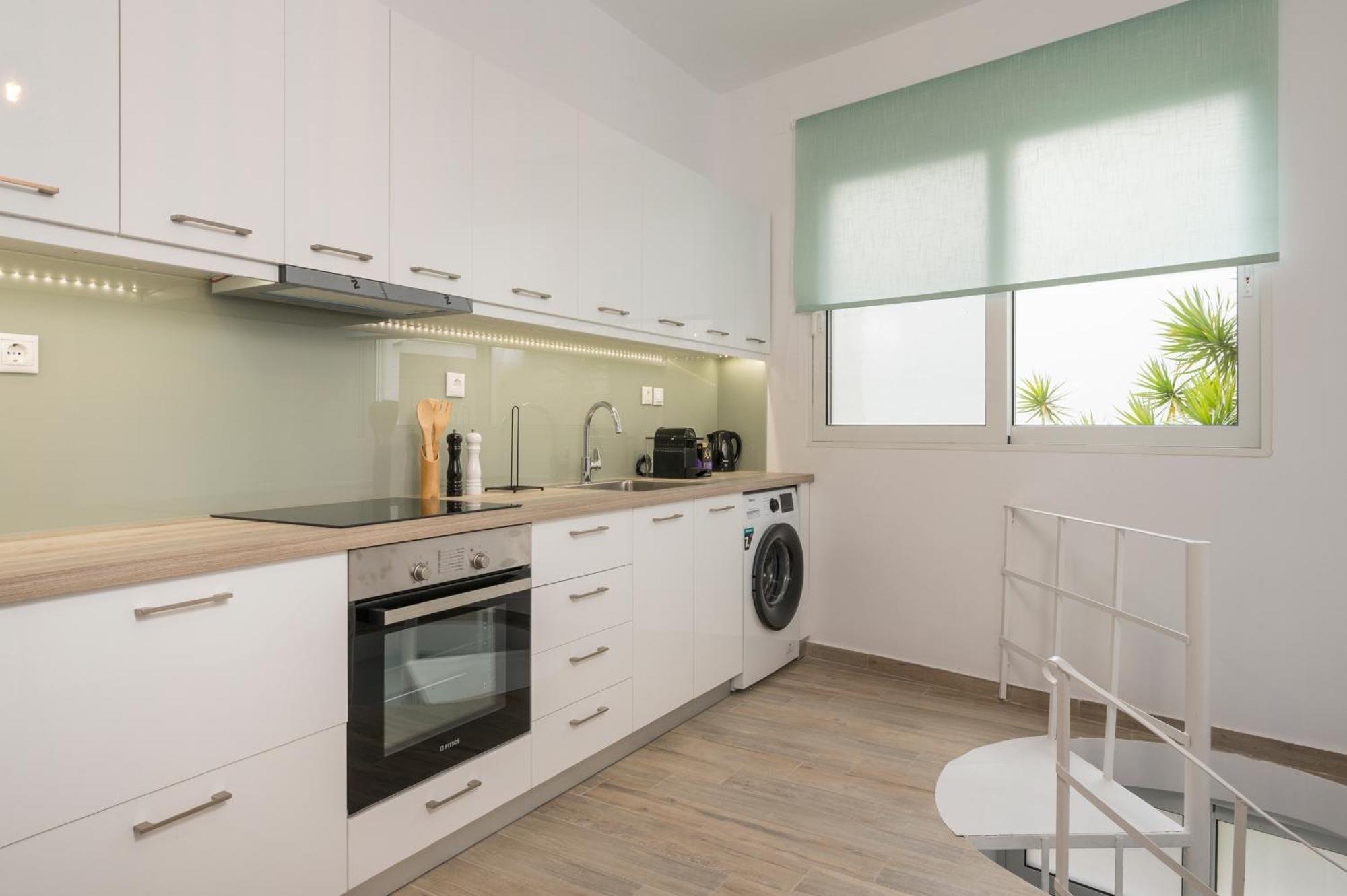 Leone Apartment