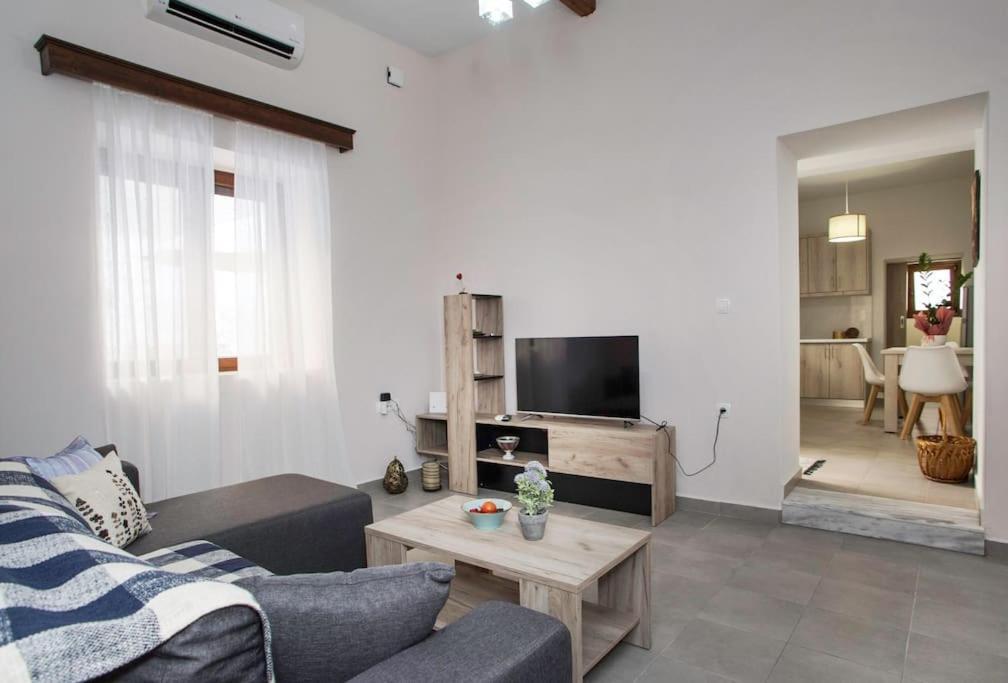 Kalliston House With A Yard Holiday home Chania (Crete)