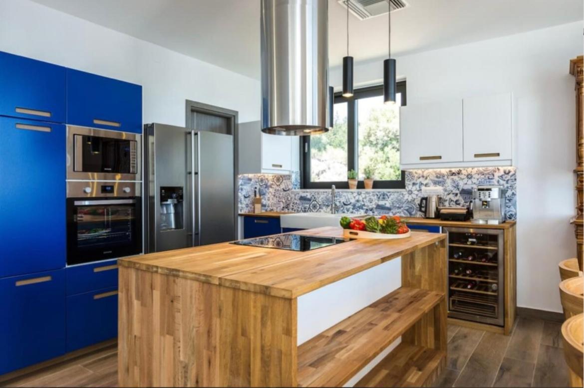 Blueskyline Owner's Listing, By Hellocrete * Chania (Crete)