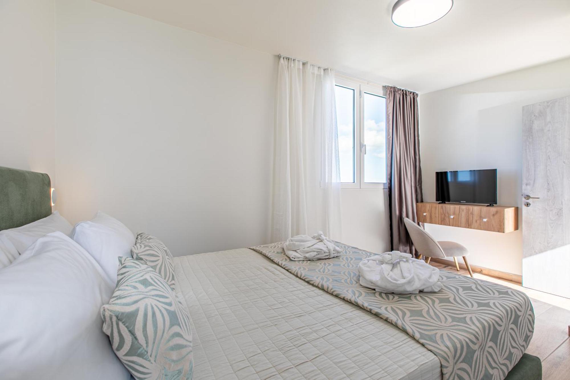 Kedria Lounge And Infinity Sea View Chania (Crete)