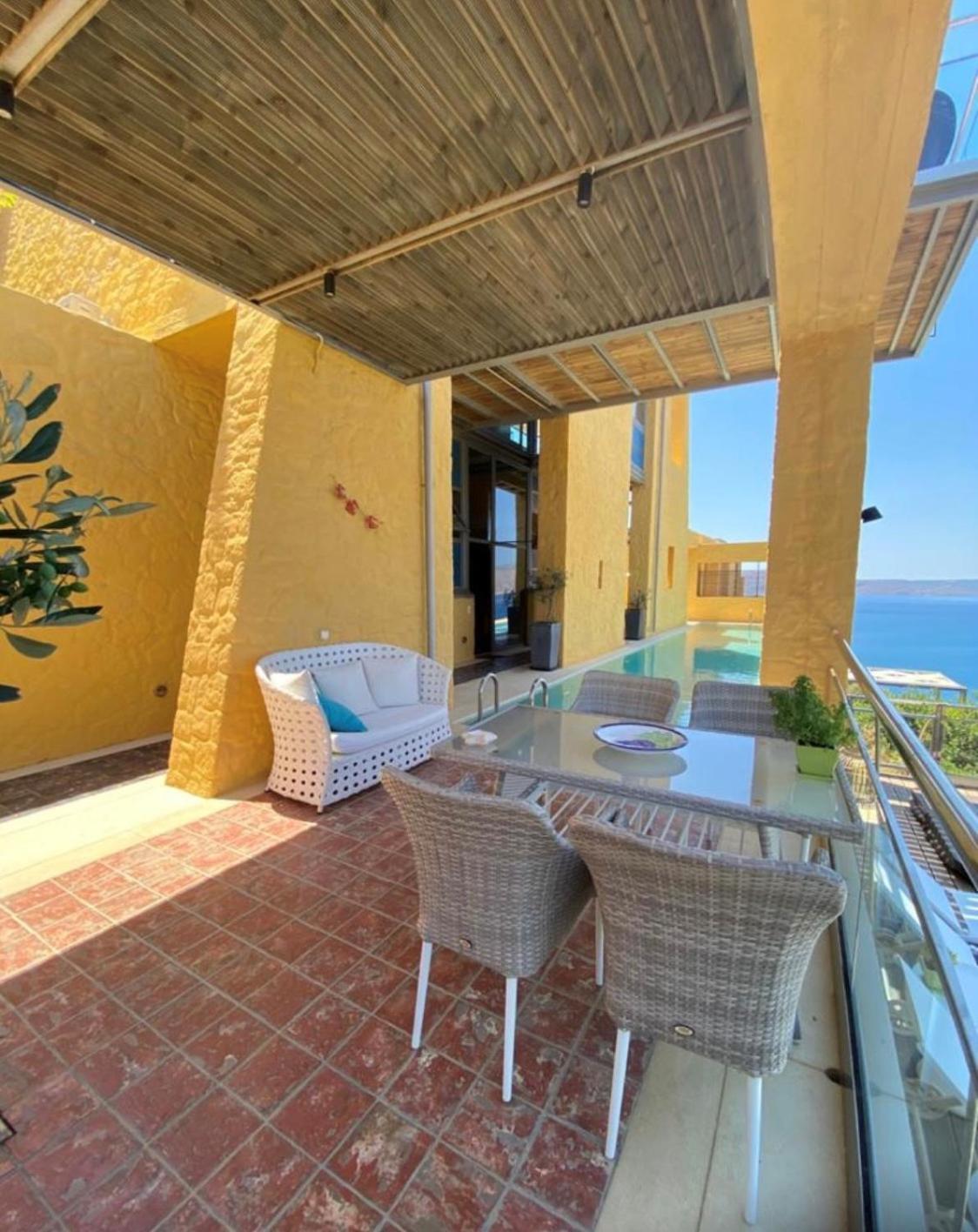 Beachfront Ravdoucha Epavlis Eleni - Pool, Hot Tub, Gym, Sauna, Private Parking, Wifi Villa Chania (Crete)