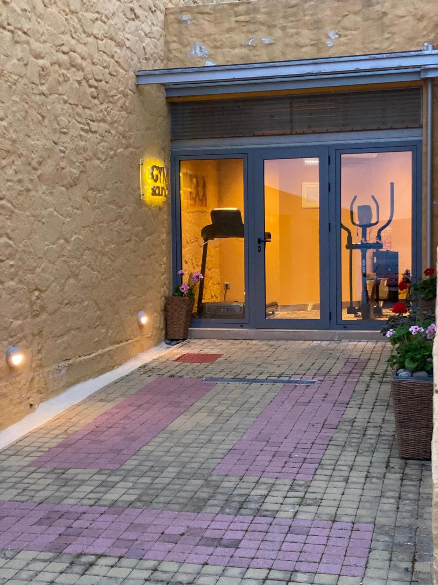 Beachfront Ravdoucha Epavlis Eleni - Pool, Hot Tub, Gym, Sauna, Private Parking, Wifi Chania (Crete)