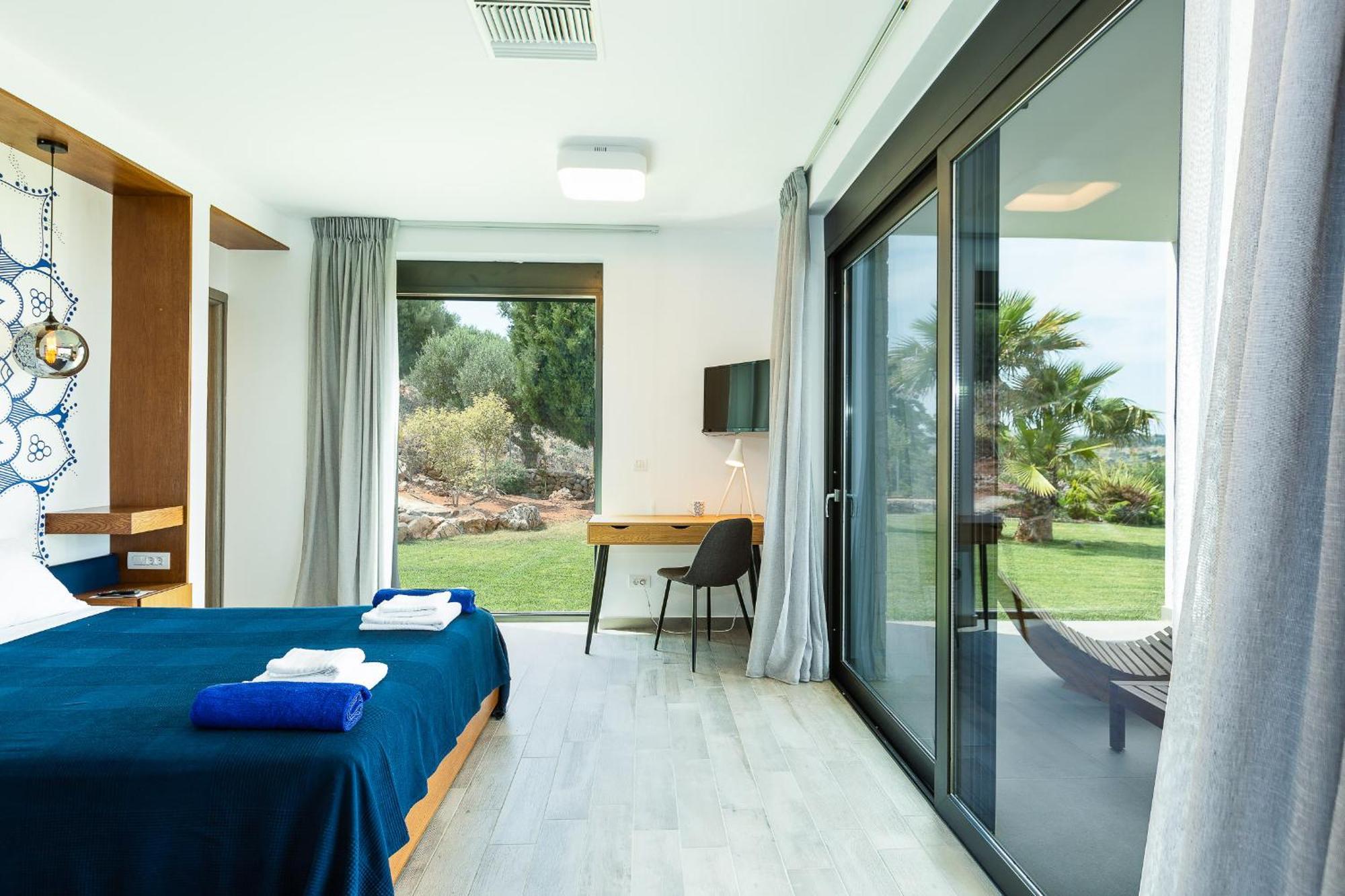 Blueskyline Owner's Listing, By Hellocrete * Chania (Crete)