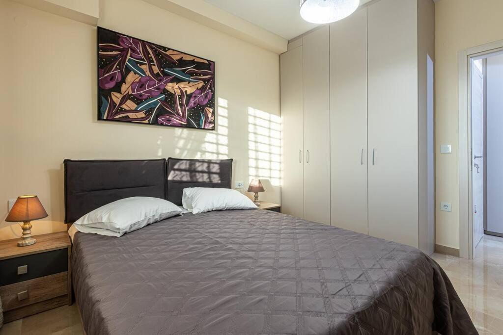 Nikolas Apartment *
