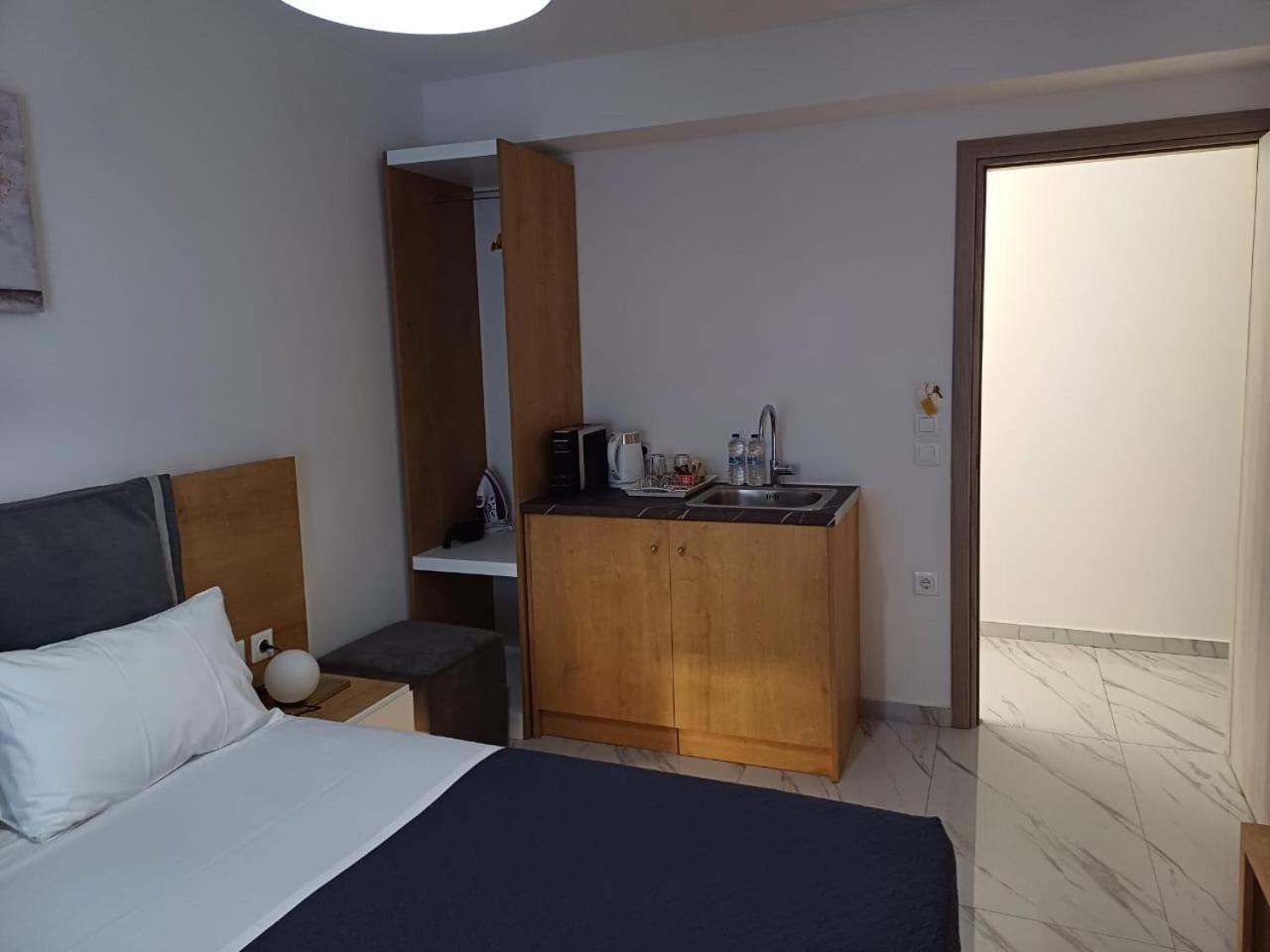 Hotel Deluxe