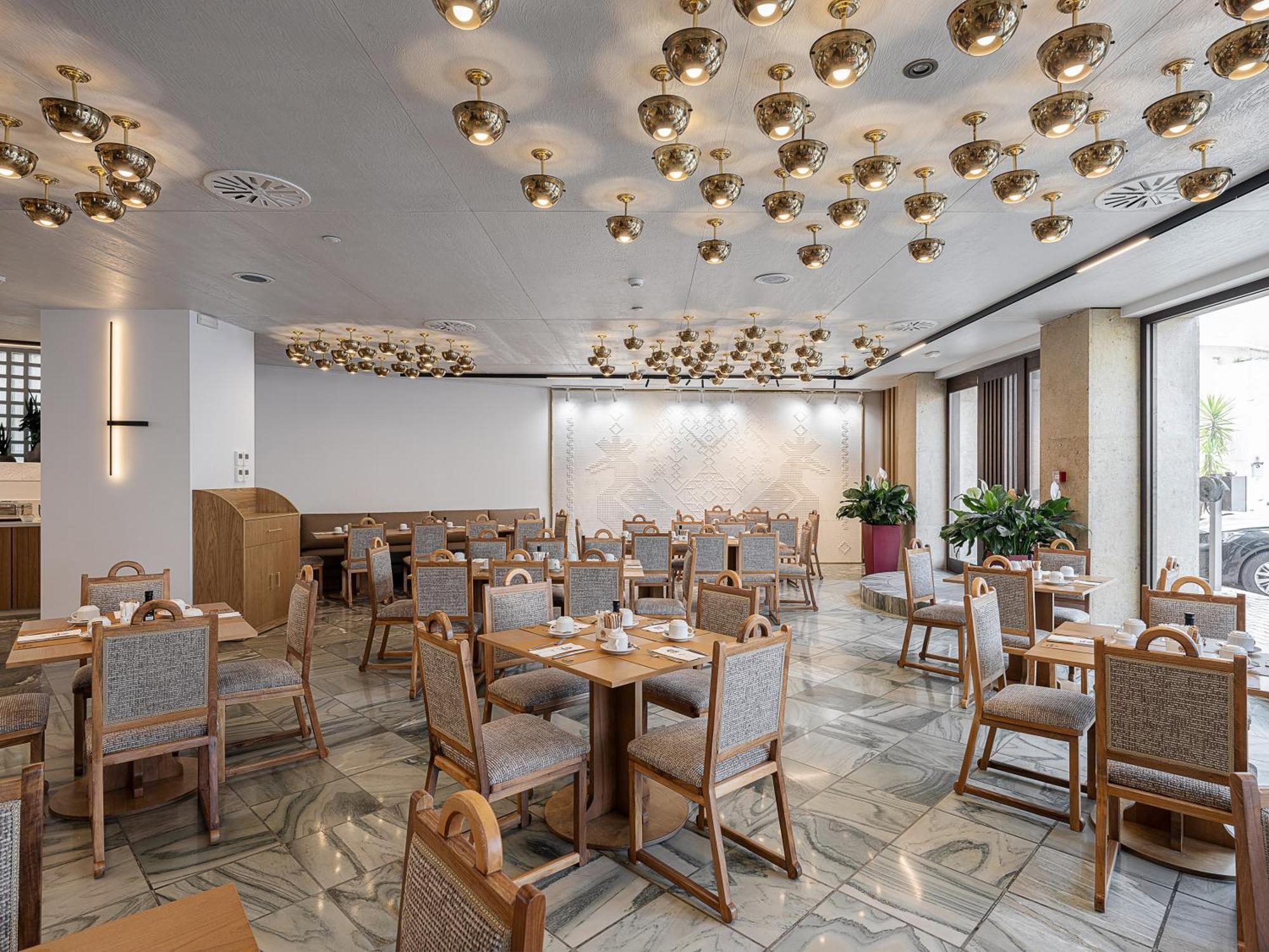 Hotel Civitel Akali 4*