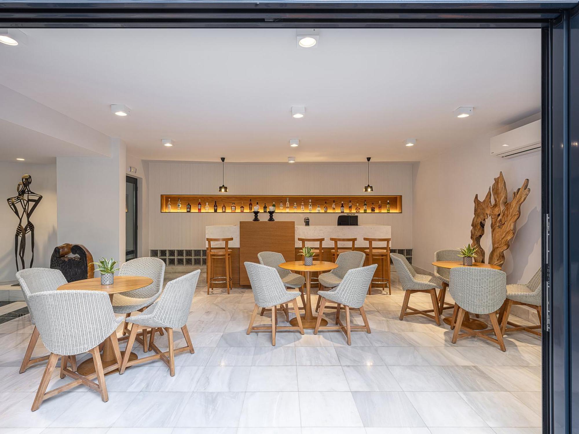 Avra Boutique Hotel 4*