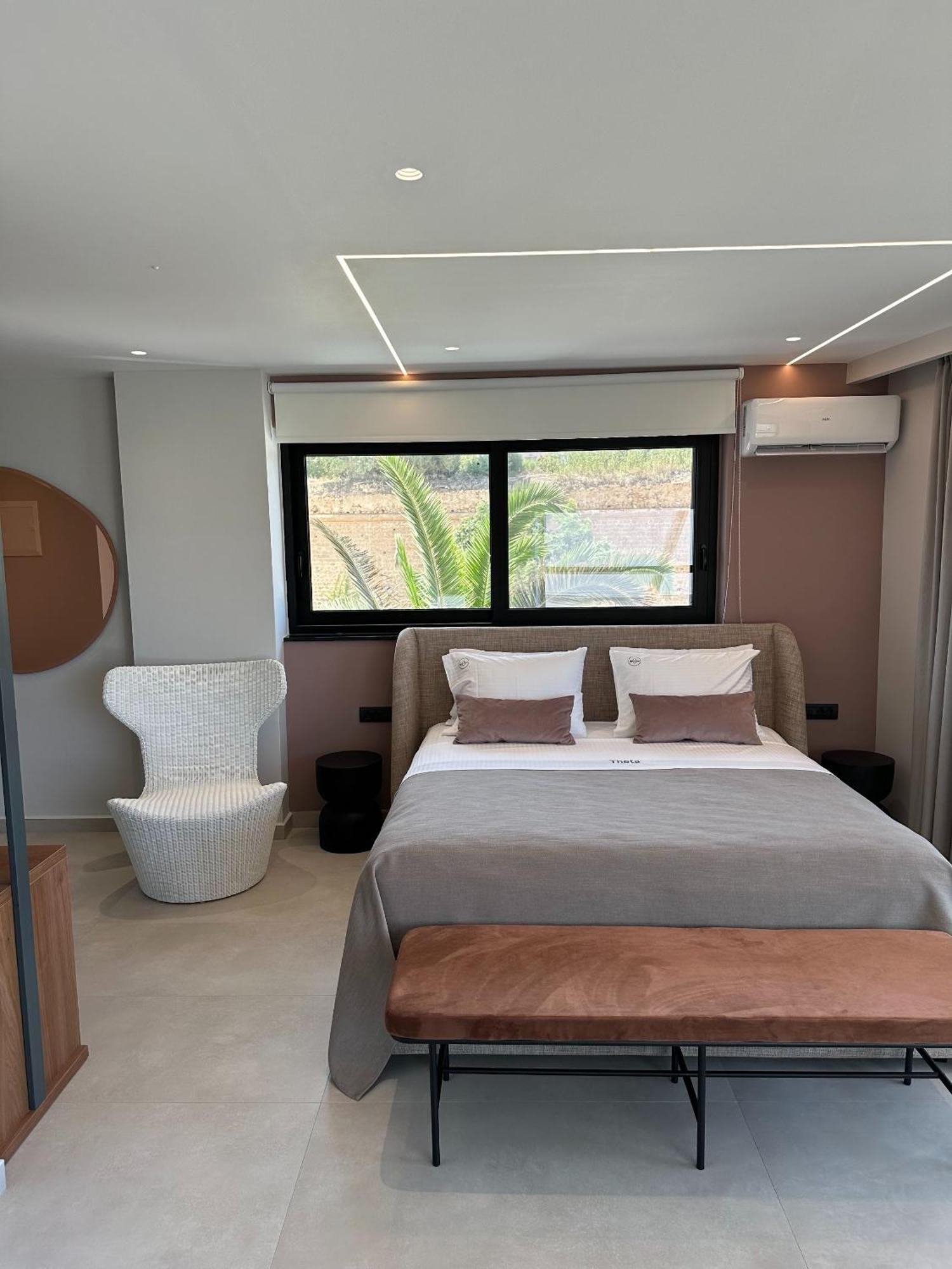 Hotel Theta Boutique *