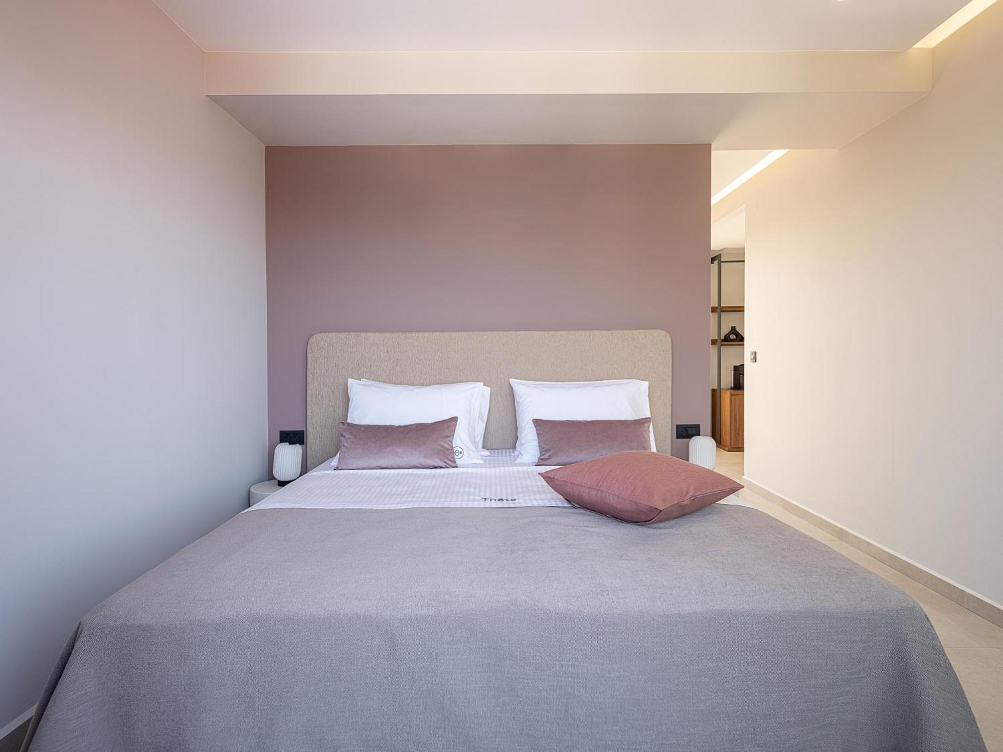 Hotel Theta Boutique