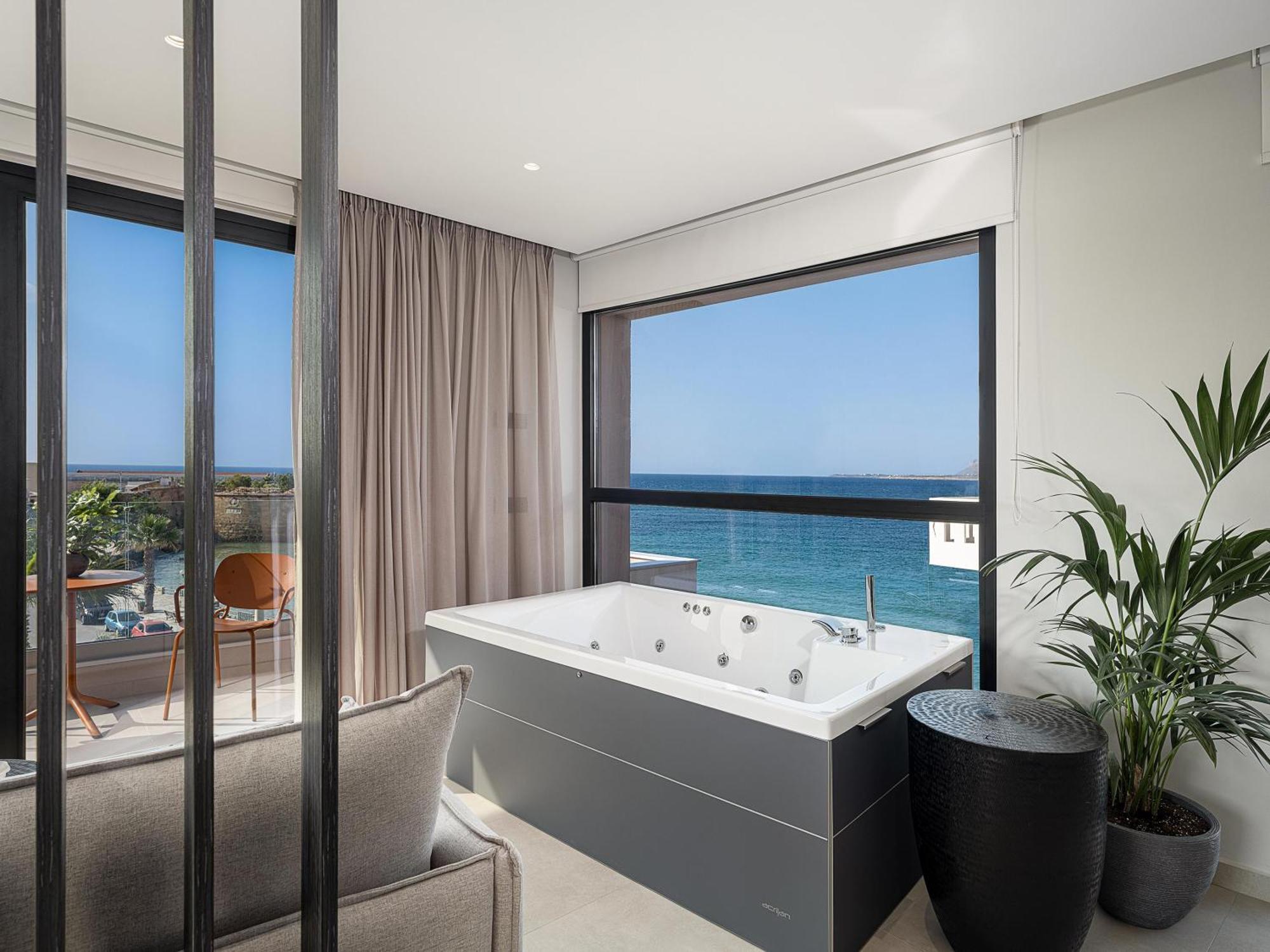Hotel Theta Boutique Chrissi Akti Chania
