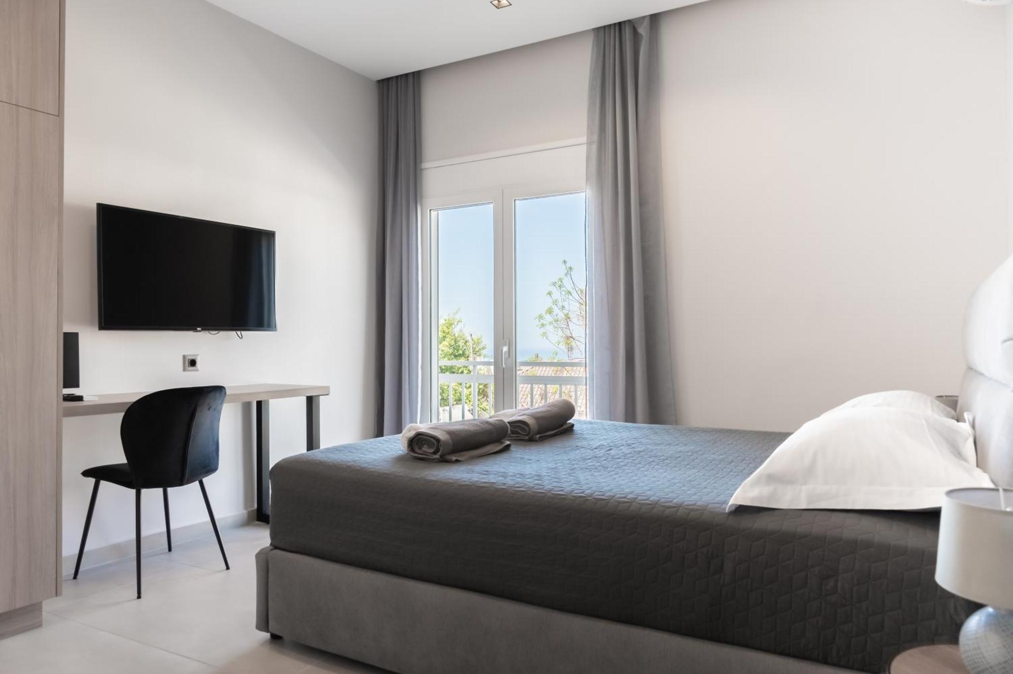 Yiannis Deluxe Chania (Crete)