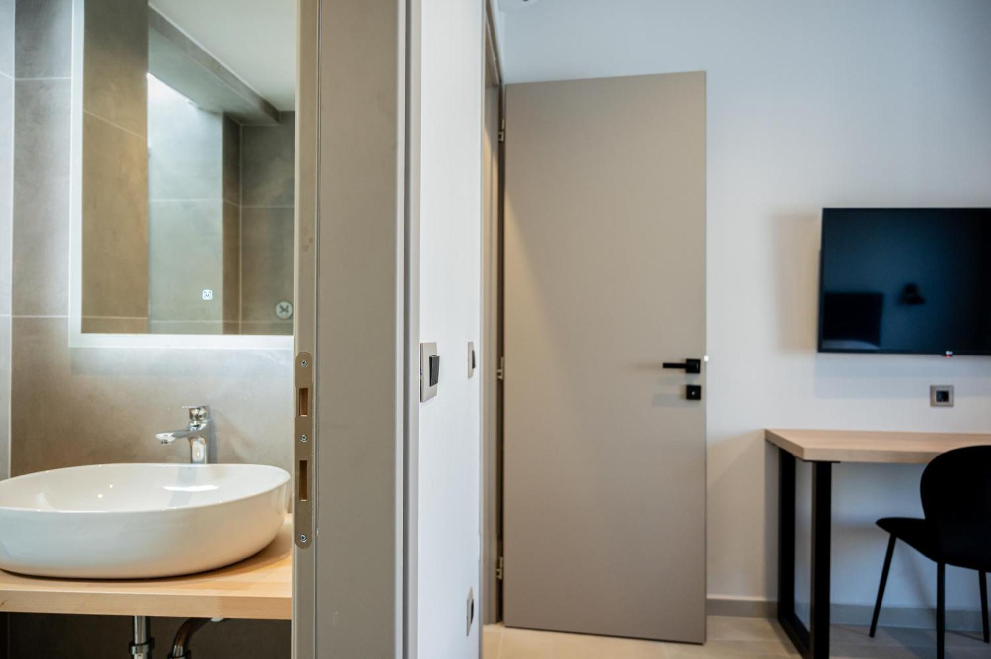 Yiannis Deluxe Apartment *