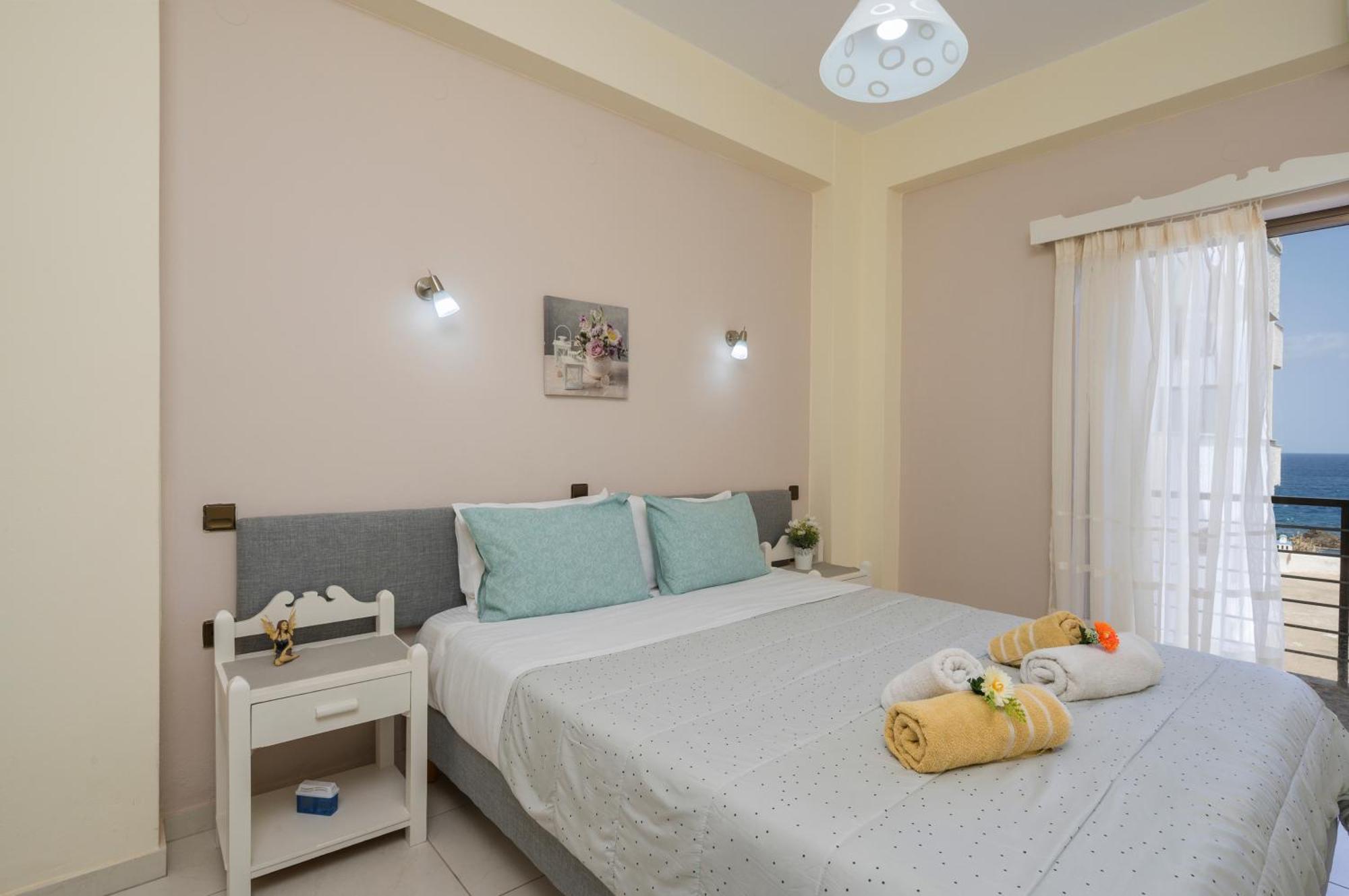 Elita Beachfront Apartment Chania (Crete)