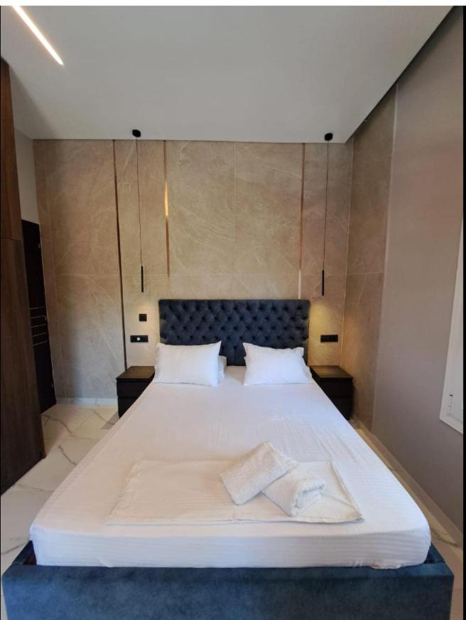 Elegant 2br Rooftop Pool & Walk To Old Town Appartement *